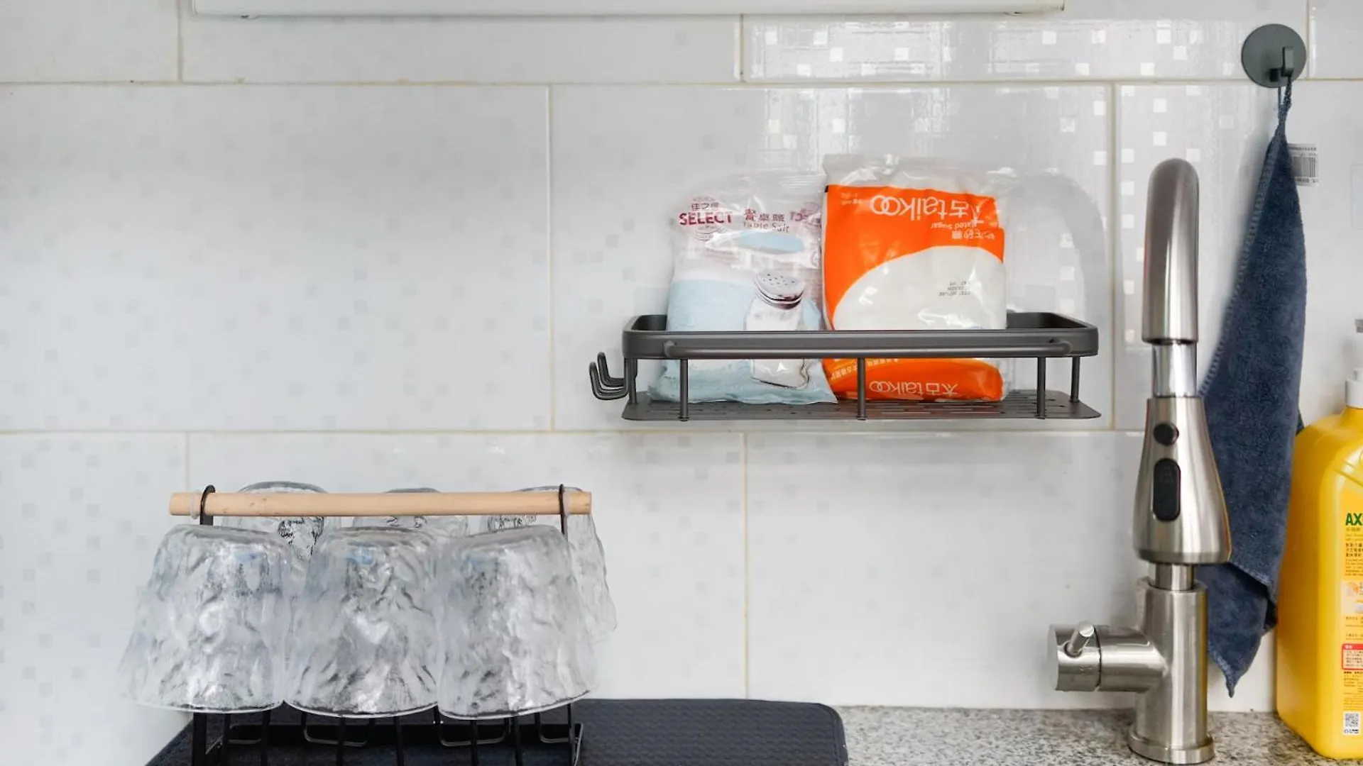 Student Accommodation - 294 Hennessy Road Hong Kong Homestay