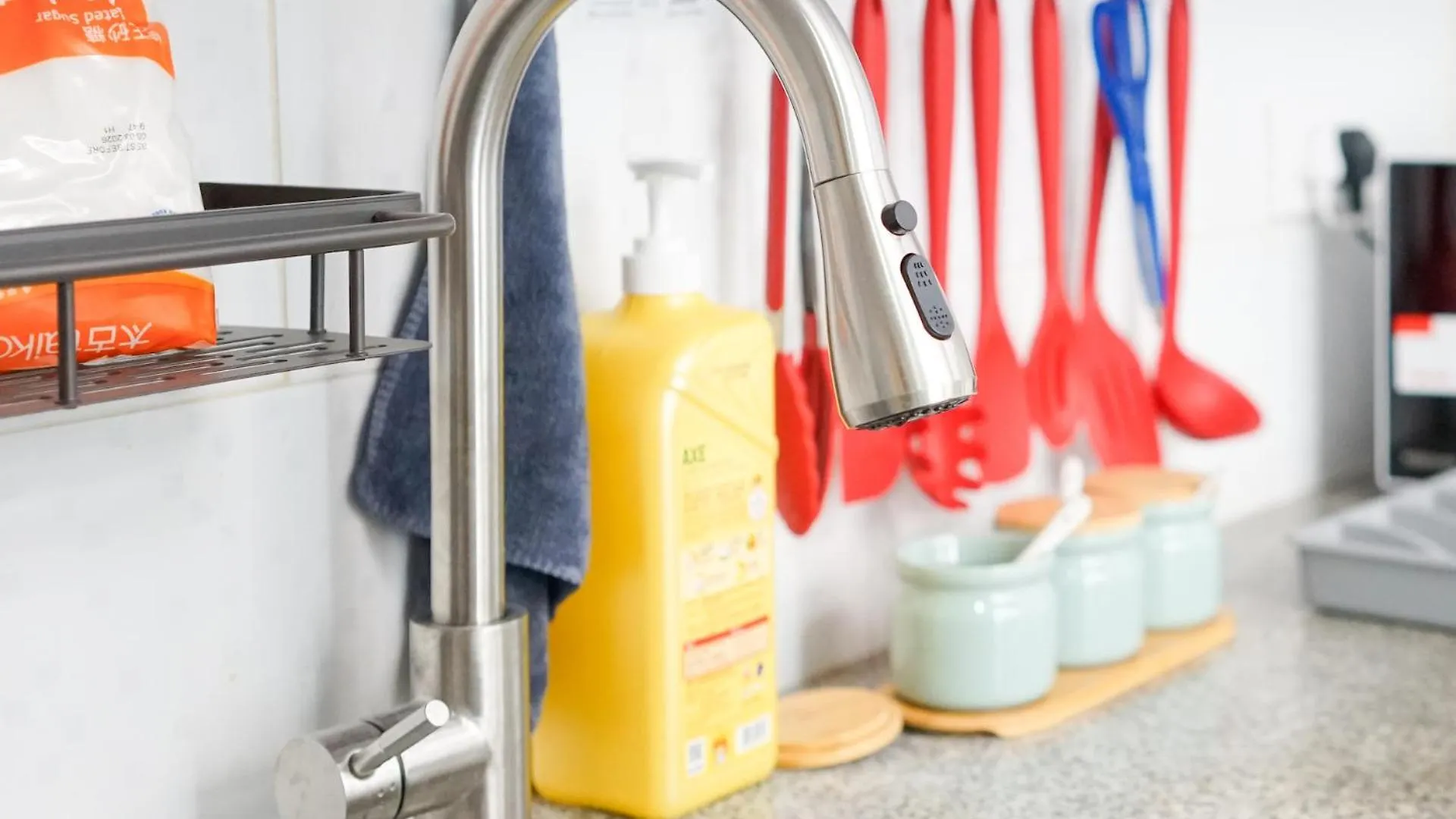 Homestay Student Accommodation - 294 Hennessy Road Hong Kong