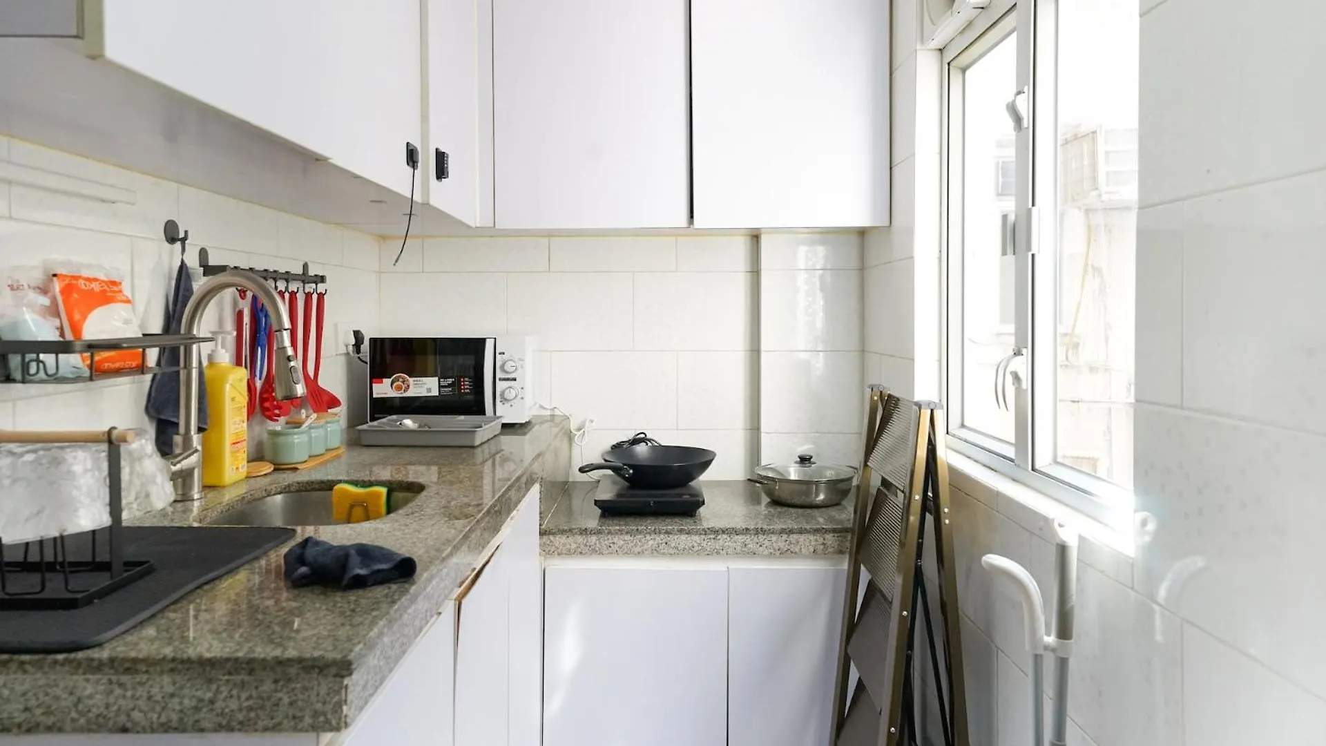 Homestay Student Accommodation - 294 Hennessy Road Hong Kong
